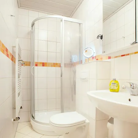 'villa Westend' 1 Apartment